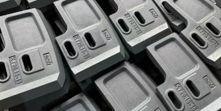 高クロムブレードが標準ミキサー部品より 200% も長持ちする理由は何ですか?